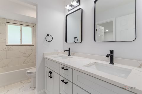 Tiny photo for 522 N Castle Road, Addison, IL 60101 (MLS # 12460054)