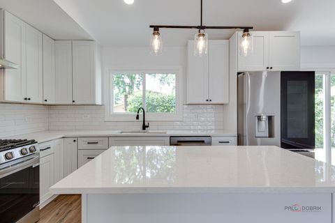 Tiny photo for 522 N Castle Road, Addison, IL 60101 (MLS # 12460054)