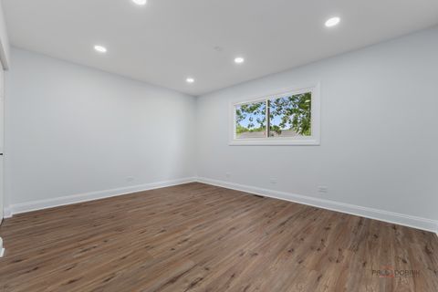 Tiny photo for 522 N Castle Road, Addison, IL 60101 (MLS # 12460054)