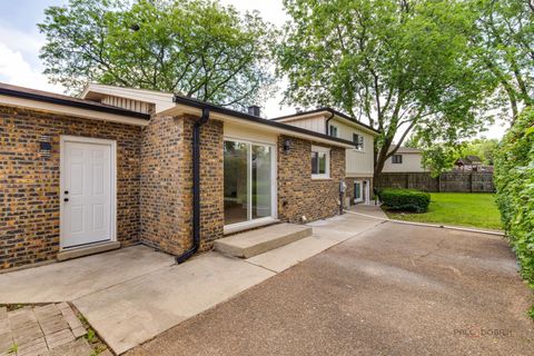 Tiny photo for 522 N Castle Road, Addison, IL 60101 (MLS # 12460054)