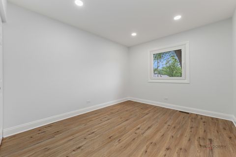 Tiny photo for 522 N Castle Road, Addison, IL 60101 (MLS # 12460054)