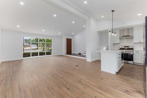 Tiny photo for 522 N Castle Road, Addison, IL 60101 (MLS # 12460054)