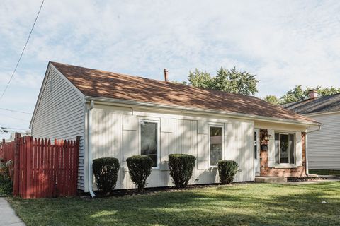 Tiny photo for 134 W Montana Avenue, Glendale Heights, IL 60139 (MLS # 12494968)