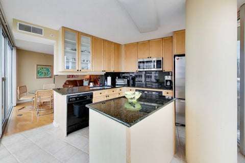 Tiny photo for 1580 sherman Avenue #PH6, Evanston, IL 60201 (MLS # 12660731)