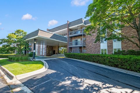 Photo of 3913 Saratoga Avenue #G-204, Downers Grove, IL 60515 (MLS # 12686258)