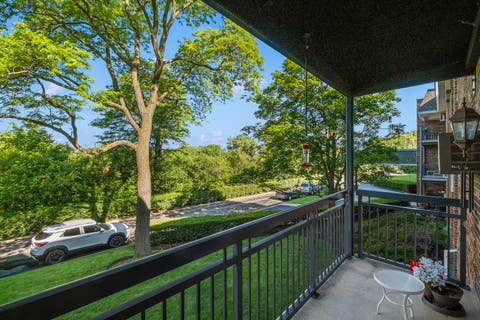 Tiny photo for 3913 Saratoga Avenue #G-204, Downers Grove, IL 60515 (MLS # 12686258)