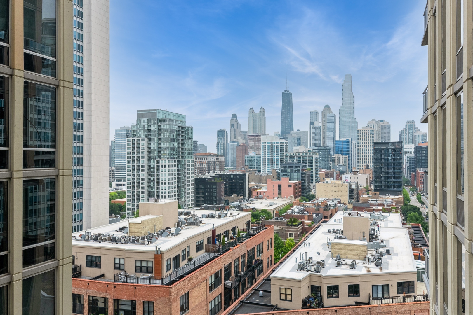 Chicago, Illinois 60654, United States, 1 Bedroom Bedrooms, ,1 BathroomBathrooms,Residential,Active,157976