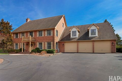 Photo of 2916 N Bayview Lane, McHenry, IL 60051 (MLS # 12614602)