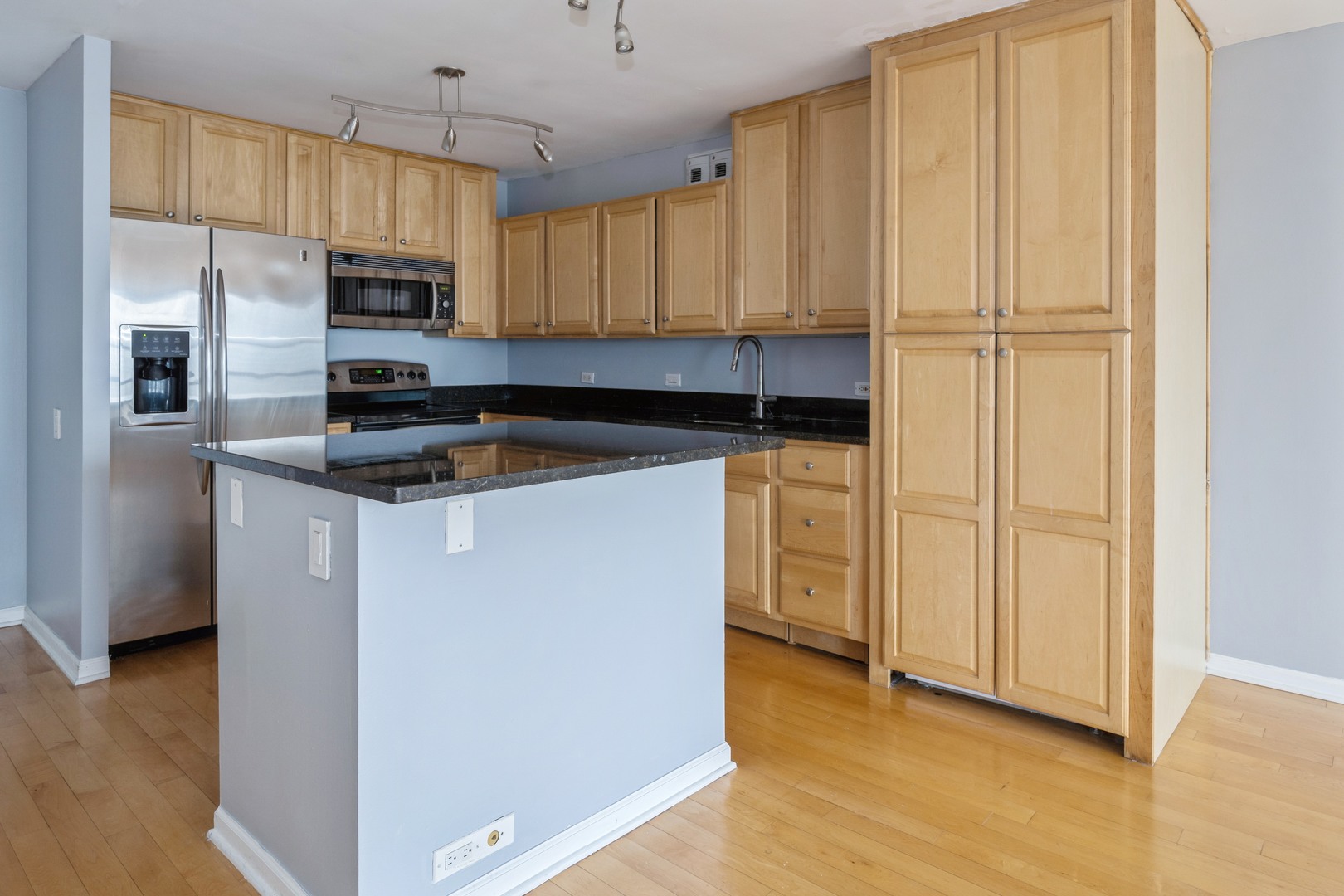 405 N WABASH Avenue 4711