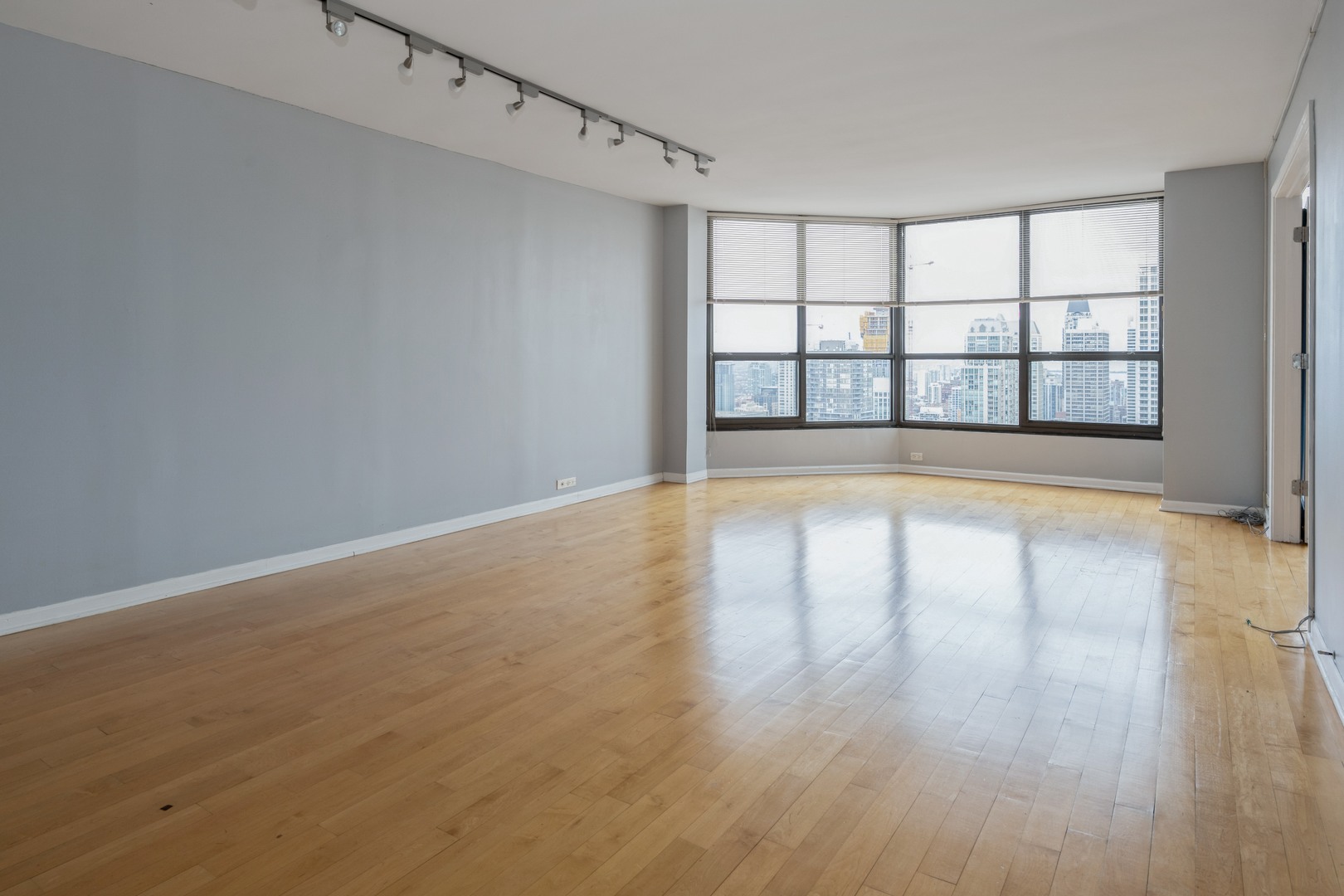 405 N WABASH Avenue 4711