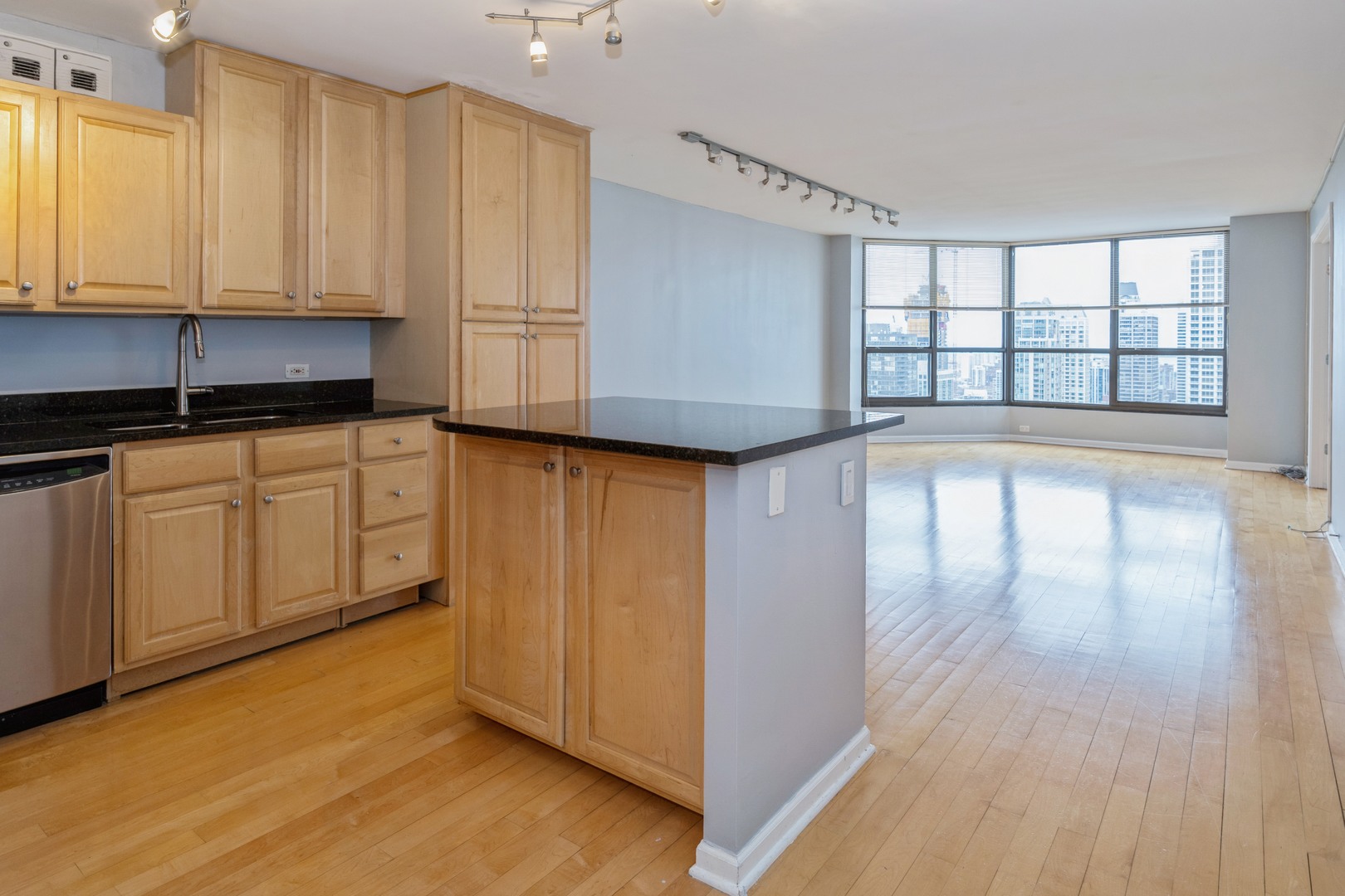 405 N WABASH Avenue 4711