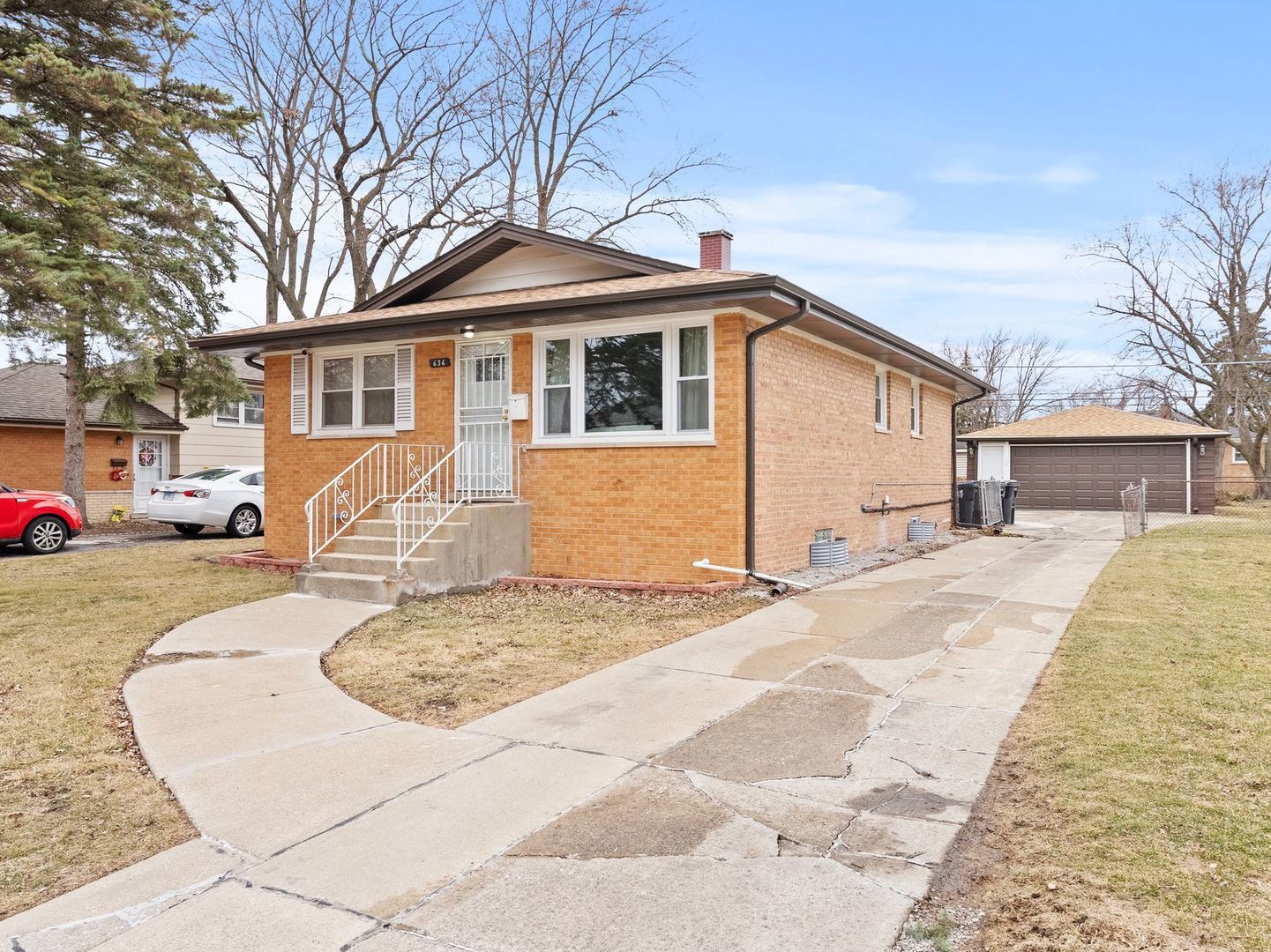 636 E 156th Place