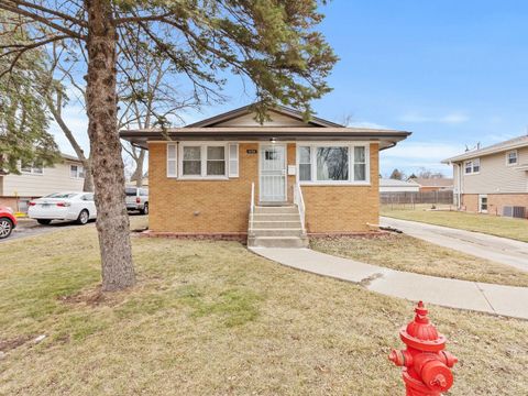 Photo of 636 E 156th Place, South Holland, IL 60473 (MLS # 12603801)