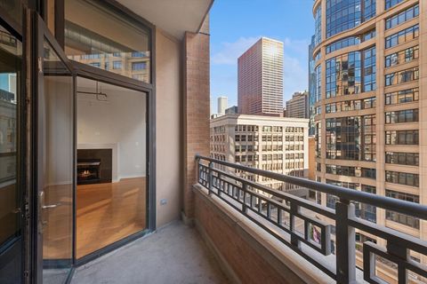 Tiny photo for 520 S State Street #907, Chicago, IL 60605 (MLS # 12502132)