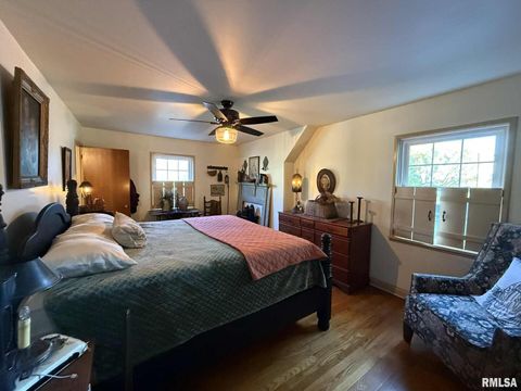 Tiny photo for 200 S 12TH Street, Herrin, IL 62948 (MLS # QC4268705)