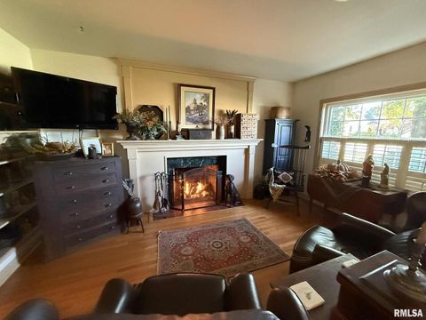 Tiny photo for 200 S 12TH Street, Herrin, IL 62948 (MLS # QC4268705)