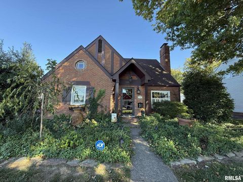 Tiny photo for 200 S 12TH Street, Herrin, IL 62948 (MLS # QC4268705)