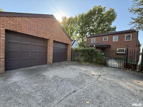 Tiny photo for 200 S 12TH Street, Herrin, IL 62948 (MLS # QC4268705)