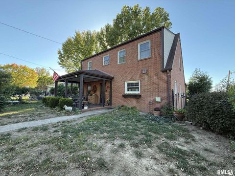 Tiny photo for 200 S 12TH Street, Herrin, IL 62948 (MLS # QC4268705)