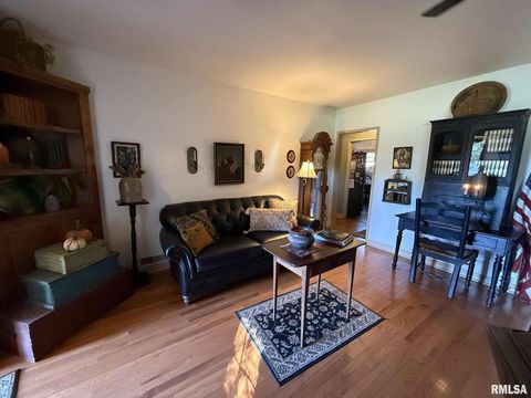 Tiny photo for 200 S 12TH Street, Herrin, IL 62948 (MLS # QC4268705)