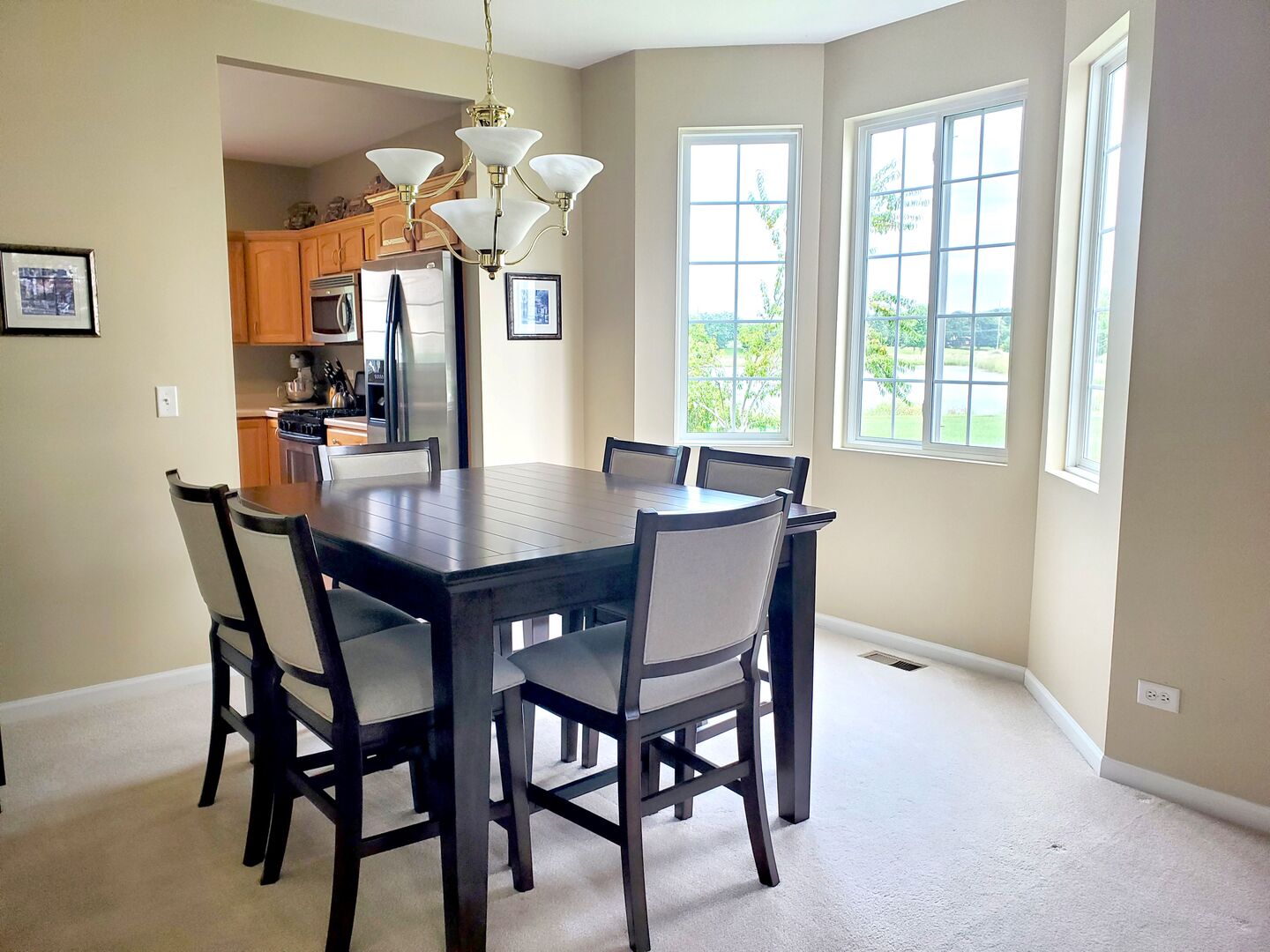 975 Valley Stream Drive