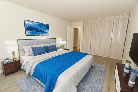 Tiny photo for 2640 N Windsor Drive #102, Arlington Heights, IL 60004 (MLS # 12471196)