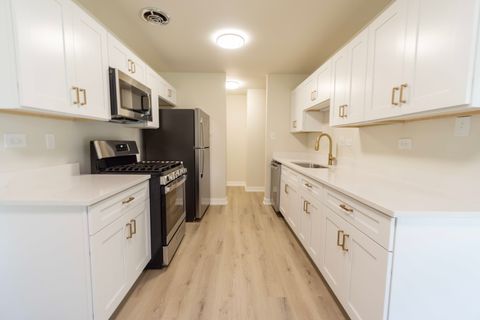 Tiny photo for 2640 N Windsor Drive #102, Arlington Heights, IL 60004 (MLS # 12471196)