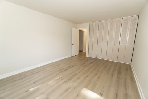 Tiny photo for 2640 N Windsor Drive #102, Arlington Heights, IL 60004 (MLS # 12471196)