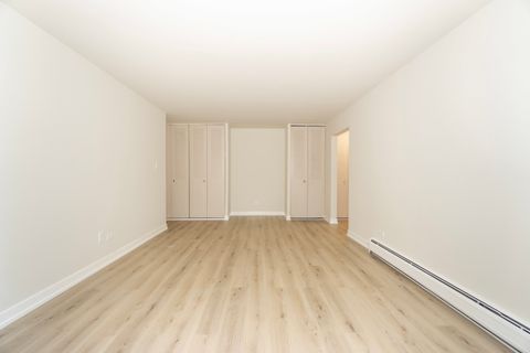 Tiny photo for 2640 N Windsor Drive #102, Arlington Heights, IL 60004 (MLS # 12471196)