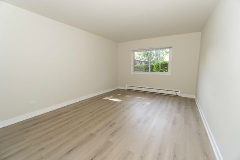 Tiny photo for 2640 N Windsor Drive #102, Arlington Heights, IL 60004 (MLS # 12471196)