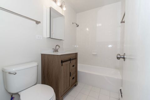 Tiny photo for 2640 N Windsor Drive #102, Arlington Heights, IL 60004 (MLS # 12471196)