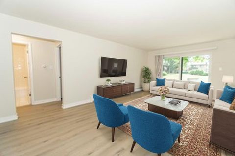 Tiny photo for 2640 N Windsor Drive #102, Arlington Heights, IL 60004 (MLS # 12471196)