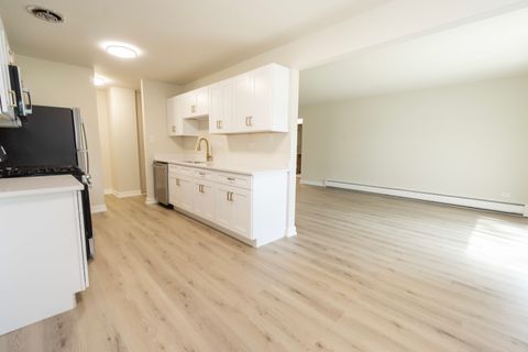 Tiny photo for 2640 N Windsor Drive #102, Arlington Heights, IL 60004 (MLS # 12471196)