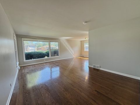 Tiny photo for 15530 University Avenue, Dolton, IL 60419 (MLS # 12484339)