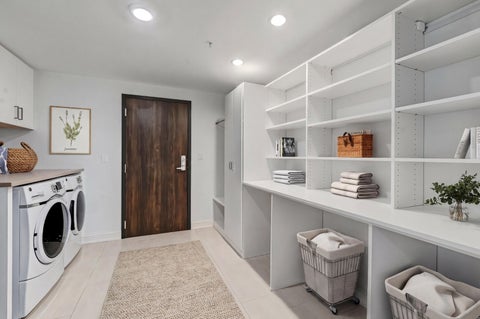 Tiny photo for 4441 Wolf Road #206, Western Springs, IL 60558 (MLS # 12674248)
