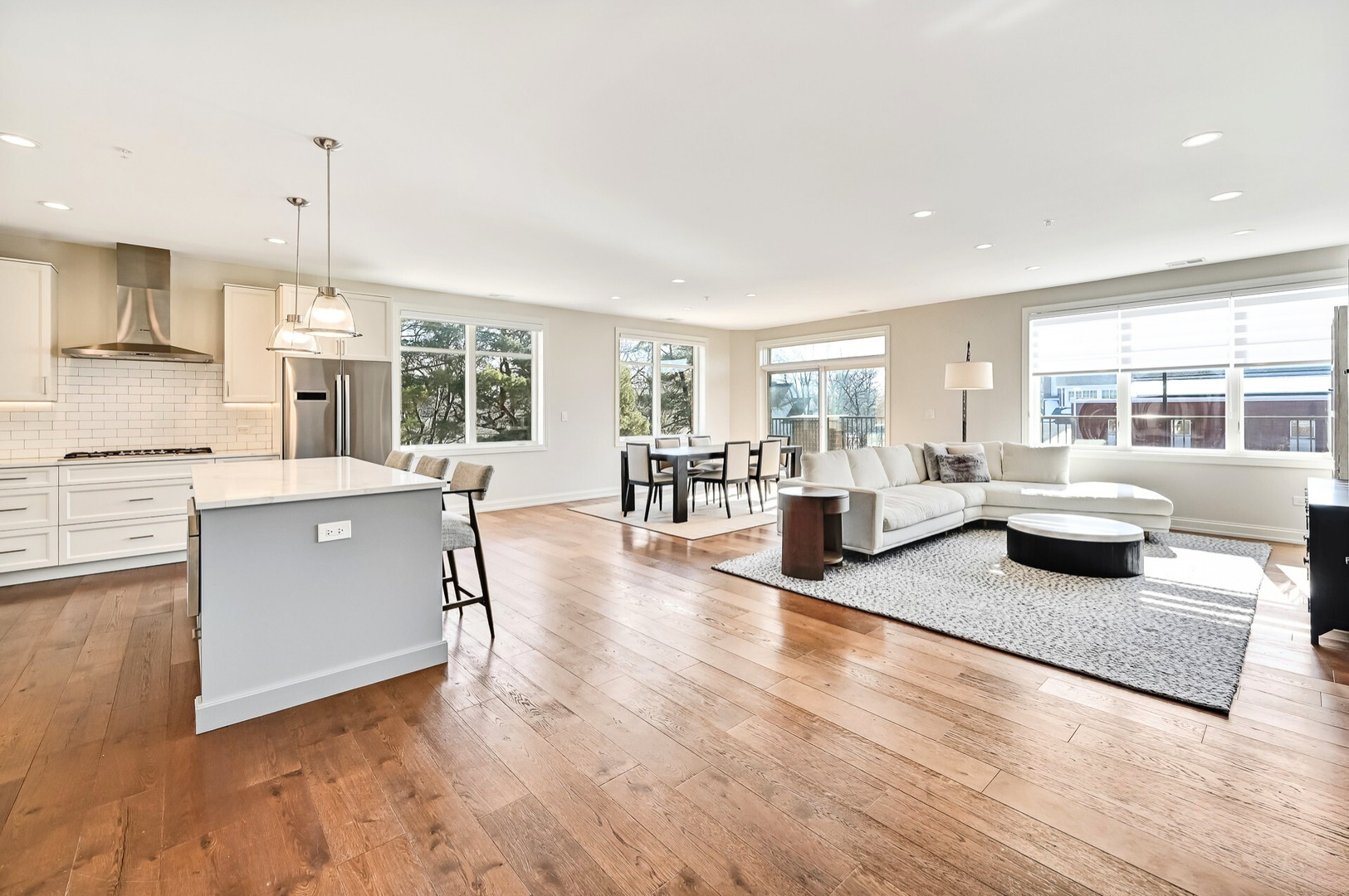 4441 Wolf Road 206