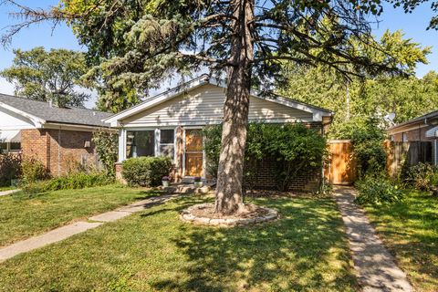Tiny photo for 2213 Cleveland Street, Evanston, IL 60202 (MLS # 12487798)
