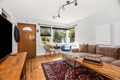 Tiny photo for 2213 Cleveland Street, Evanston, IL 60202 (MLS # 12487798)