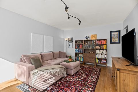 Tiny photo for 2213 Cleveland Street, Evanston, IL 60202 (MLS # 12487798)