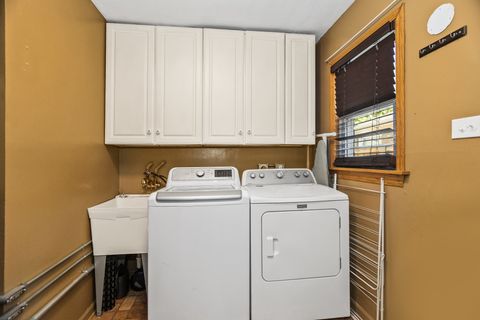 Tiny photo for 2213 Cleveland Street, Evanston, IL 60202 (MLS # 12487798)