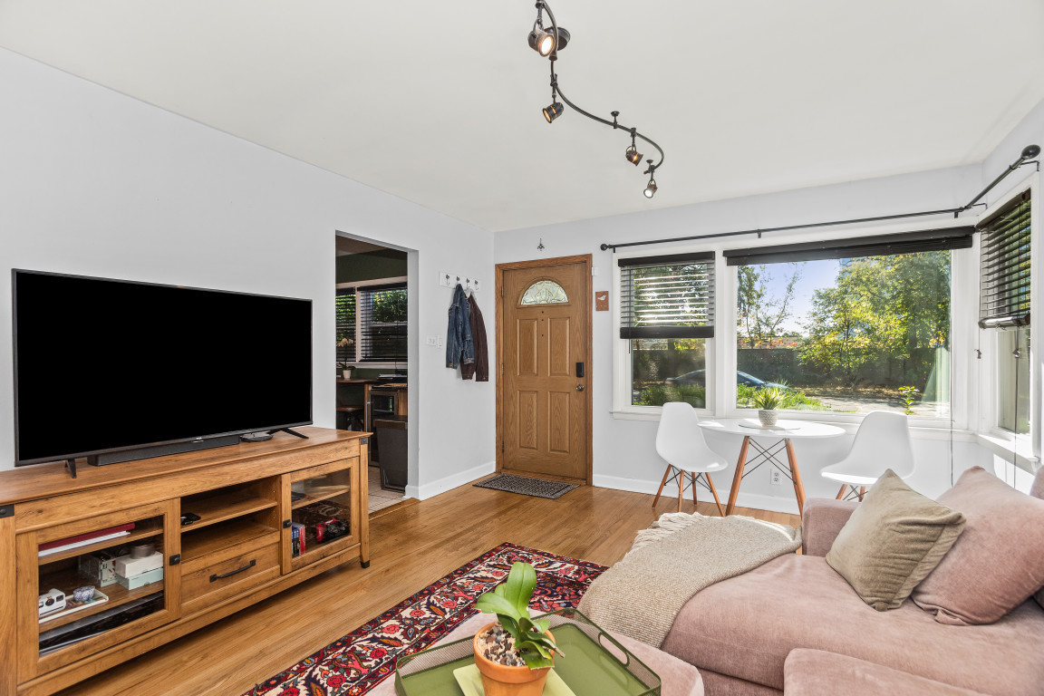 2213 Cleveland Street