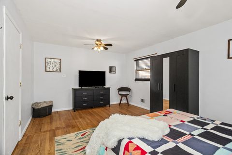 Tiny photo for 2213 Cleveland Street, Evanston, IL 60202 (MLS # 12487798)