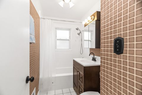 Tiny photo for 2213 Cleveland Street, Evanston, IL 60202 (MLS # 12487798)