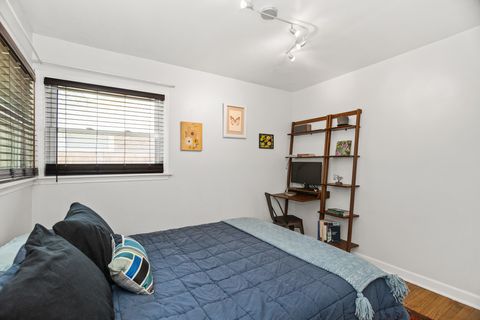 Tiny photo for 2213 Cleveland Street, Evanston, IL 60202 (MLS # 12487798)