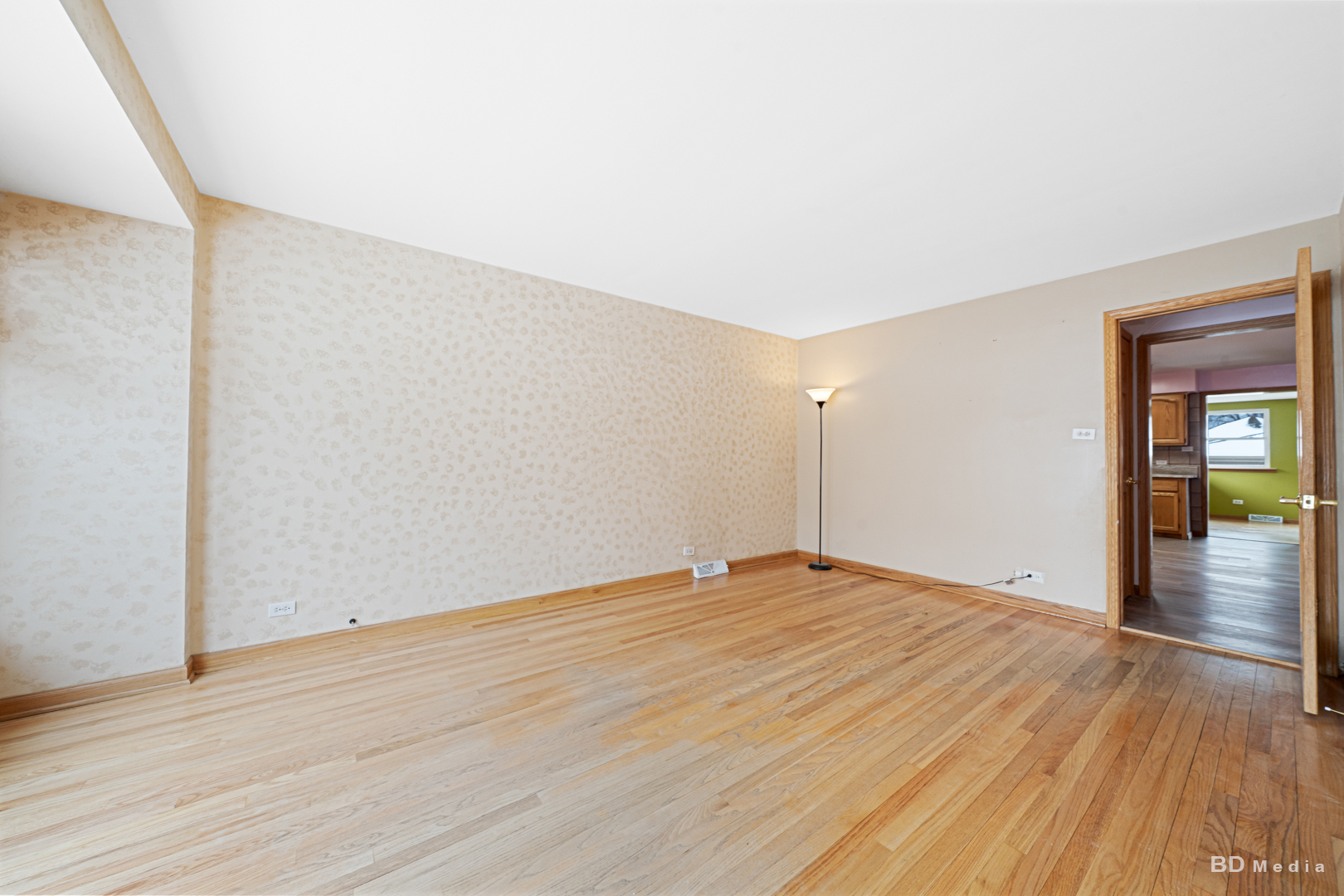 6124 S Mulligan Avenue