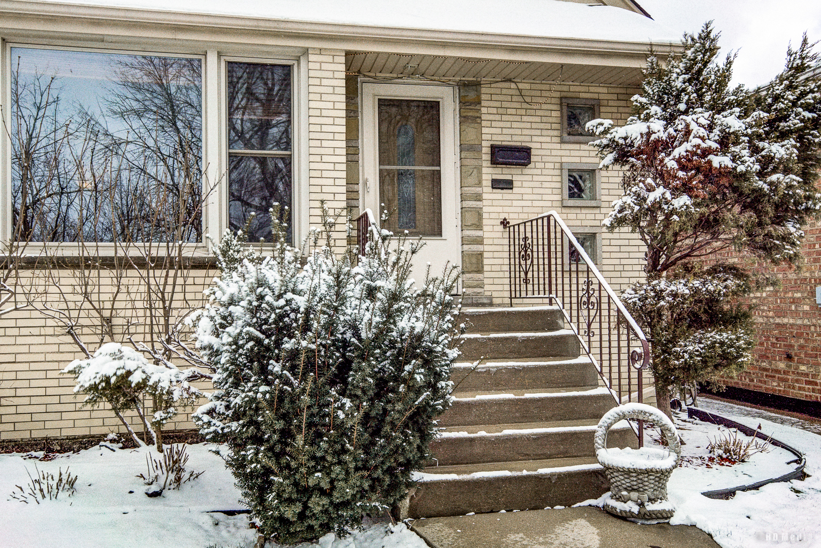 6124 S Mulligan Avenue