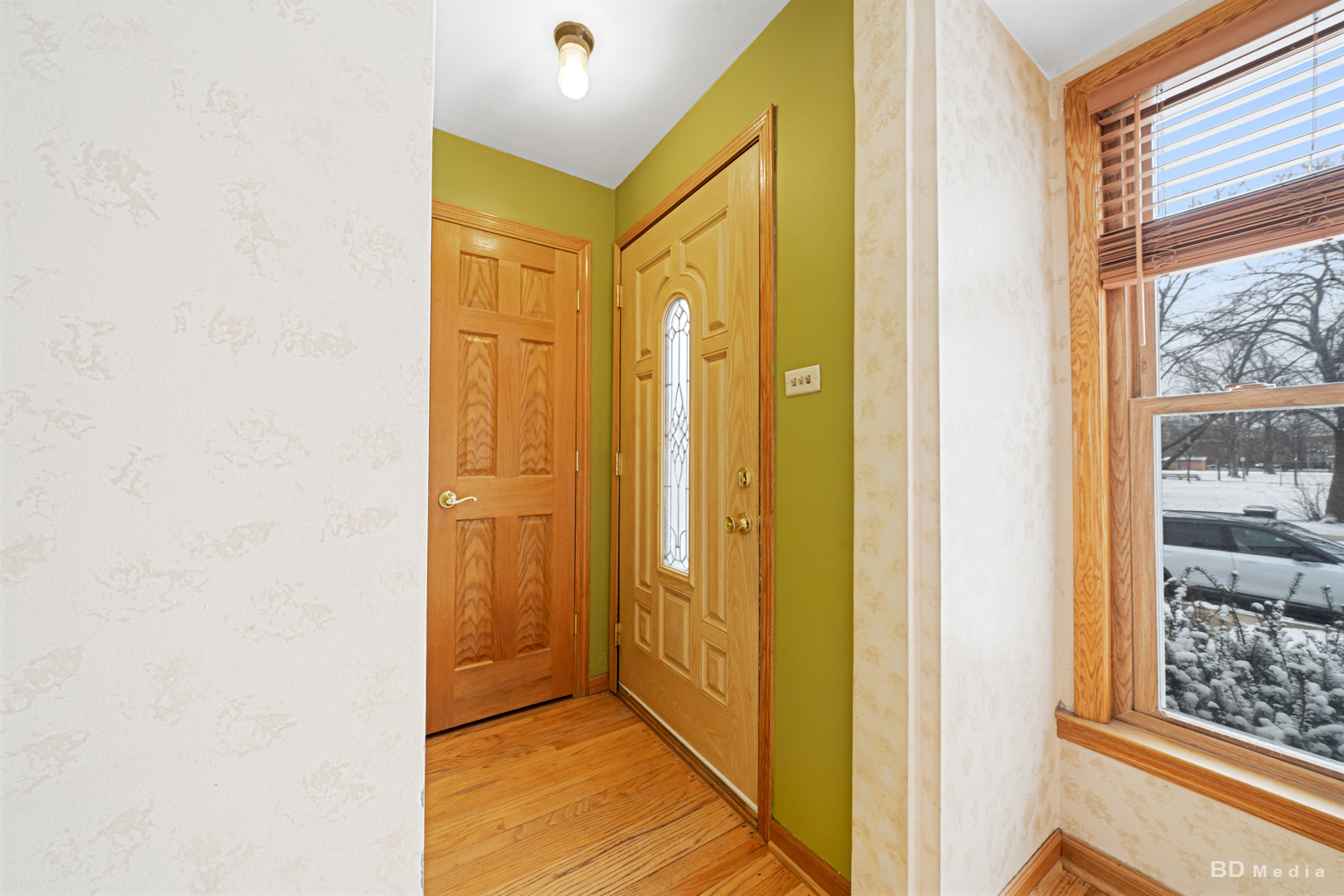 6124 S Mulligan Avenue