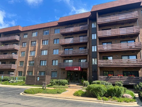 Tiny photo for 2000 Chestnut Avenue #207, Glenview, IL 60025 (MLS # 12732548)