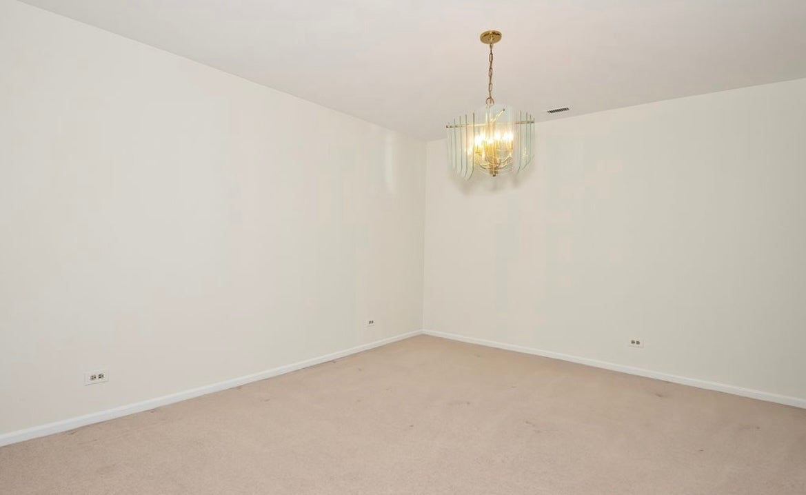 2000 Chestnut Avenue 207