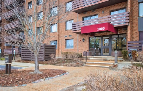 Tiny photo for 2000 Chestnut Avenue #207, Glenview, IL 60025 (MLS # 12732548)